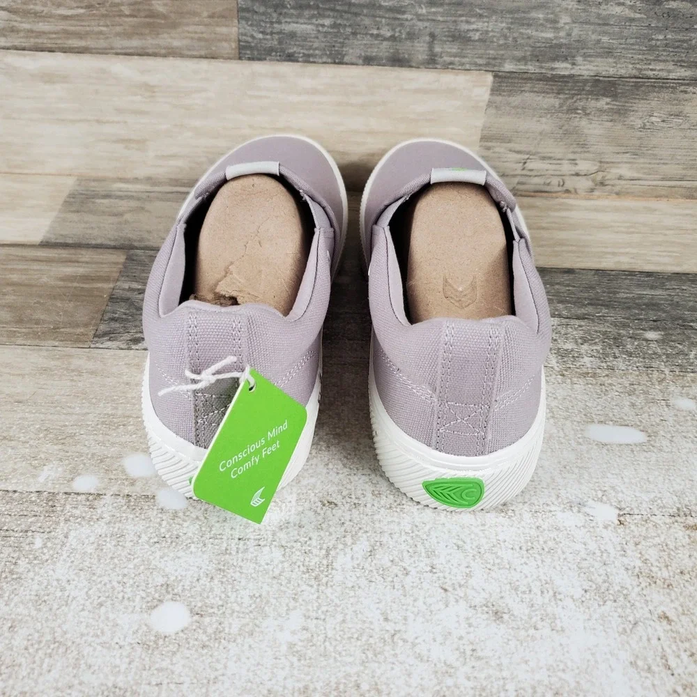 Cariuma Slip-On Womens Shoes Sz 7 Canvas Logo Sneakers 450703G34W070
